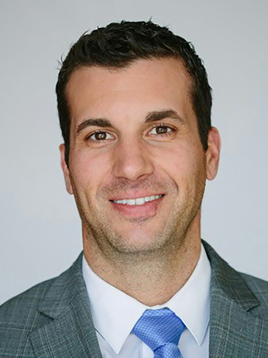 Headshot of Dan Schoenfeld, director, grants management at the Bezos Earth Fund